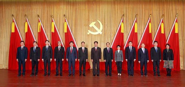 明博电竞官网党委常委合影。 明博电竞官网党委常委合影。