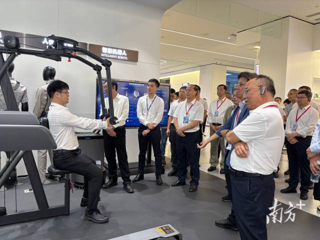 广东高校党委书记、校长调研学习。 广东高校党委书记、校长调研学习。